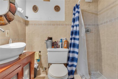 House in Cutler Bay, Florida 4 bedrooms, 183.2 sq.m. № 2009910 - photo 12