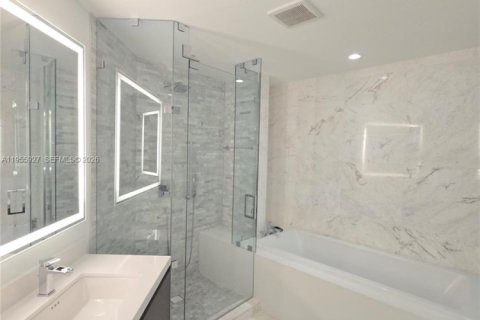 Copropriété à vendre à Miami, Floride: 1 chambre, 110.09 m2 № 2018018 - photo 12