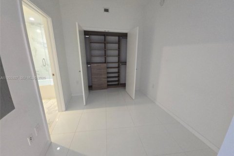 Copropriété à vendre à Miami, Floride: 1 chambre, 110.09 m2 № 2018018 - photo 16
