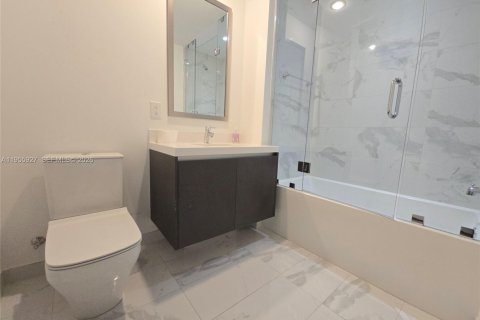 Copropriété à vendre à Miami, Floride: 1 chambre, 110.09 m2 № 2018018 - photo 8