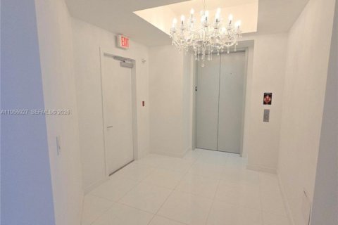 Copropriété à vendre à Miami, Floride: 1 chambre, 110.09 m2 № 2018018 - photo 7