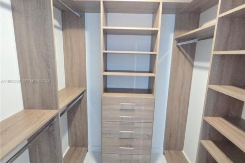 Copropriété à vendre à Miami, Floride: 1 chambre, 110.09 m2 № 2018018 - photo 14