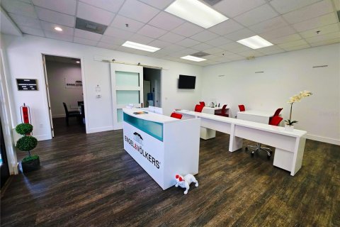 Immobilier commercial à louer à Orlando, Floride: 80.92 m2 № 2290505 - photo 5