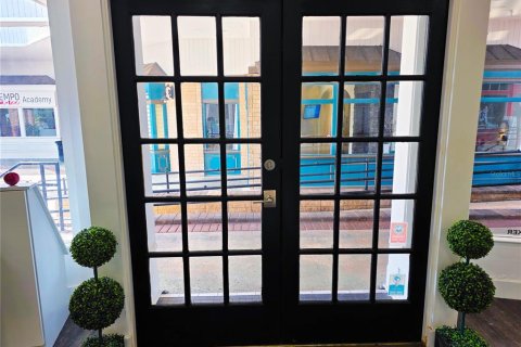 Immobilier commercial à louer à Orlando, Floride: 80.92 m2 № 2290505 - photo 2