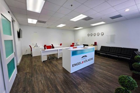 Immobilier commercial à louer à Orlando, Floride: 80.92 m2 № 2290505 - photo 4