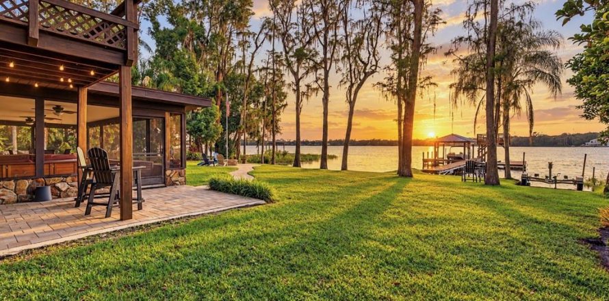 Villa ou maison à Odessa, Floride 3 chambres, 304.72 m2 № 2438118