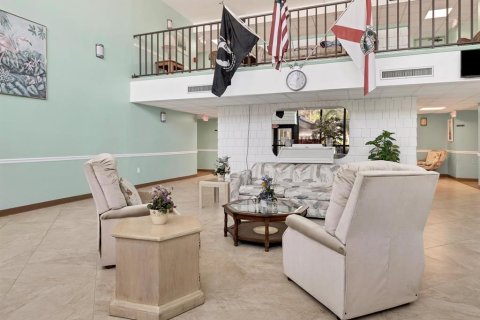 Condo in Port Charlotte, Florida, 2 bedrooms  № 1403565 - photo 8