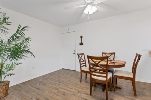 Condo in Port Charlotte, Florida, 2 bedrooms  № 1403565 - photo 12