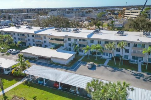 Condo in Port Charlotte, Florida, 2 bedrooms  № 1403565 - photo 2