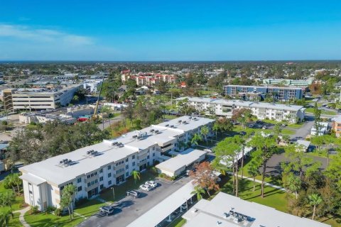Condo in Port Charlotte, Florida, 2 bedrooms  № 1403565 - photo 3
