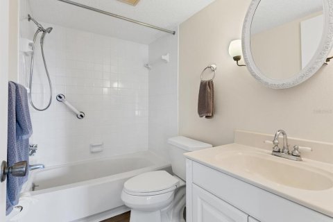 Condo in Port Charlotte, Florida, 2 bedrooms  № 1403565 - photo 25