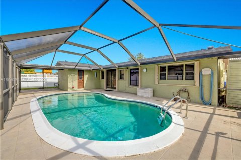 Casa en venta en Pembroke Pines, Florida, 3 dormitorios, 143.35 m2 № 2010485 - foto 9