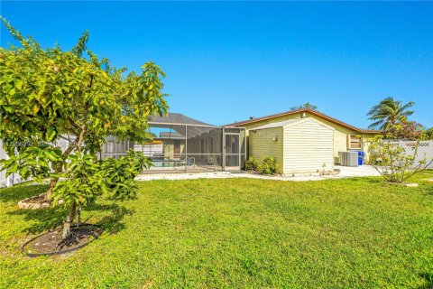 Casa en venta en Pembroke Pines, Florida, 3 dormitorios, 143.35 m2 № 2010485 - foto 28