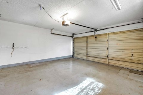 Casa en venta en Pembroke Pines, Florida, 3 dormitorios, 143.35 m2 № 2010485 - foto 23