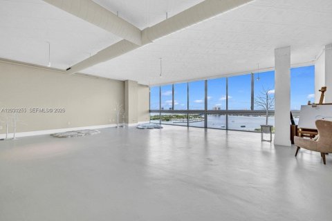 Copropriété à vendre à North Bay Village, Floride: 4 chambres, 343.37 m2 № 2154050 - photo 13