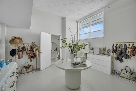 Copropriété à vendre à North Bay Village, Floride: 4 chambres, 343.37 m2 № 2154050 - photo 10