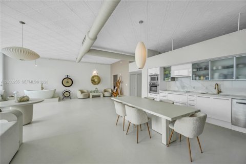 Copropriété à vendre à North Bay Village, Floride: 4 chambres, 343.37 m2 № 2154050 - photo 5