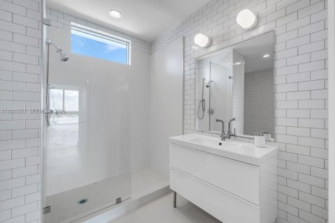 Copropriété à vendre à North Bay Village, Floride: 4 chambres, 343.37 m2 № 2154050 - photo 19