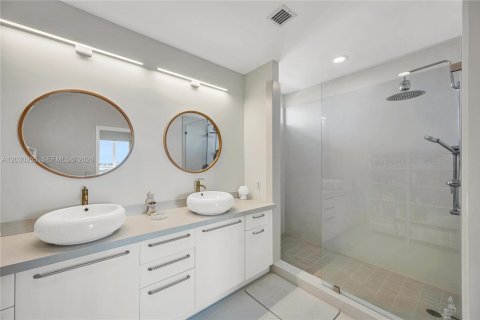 Copropriété à vendre à North Bay Village, Floride: 4 chambres, 343.37 m2 № 2154050 - photo 7