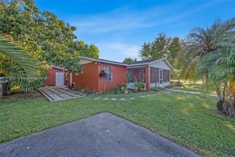 Villa ou maison à vendre à Homestead, Floride: 4 chambres, 153.47 m2 № 1969402 - photo 1