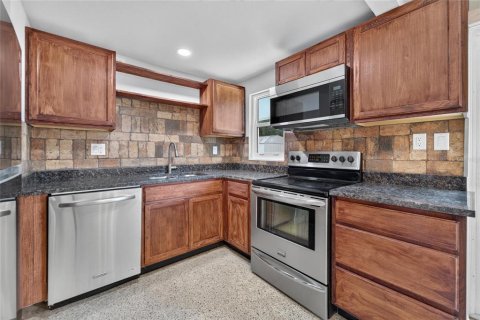 Купить виллу или дом в Брэндон, Флорида 3 комнаты, 107.02м2, № 2273343 - фото 13