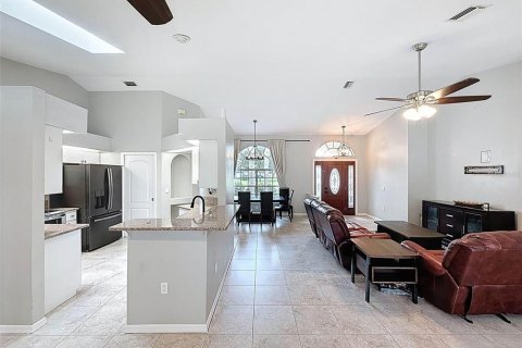 Casa en venta en Spring Hill, Florida, 3 dormitorios, 142.98 m2 № 1918774 - foto 6