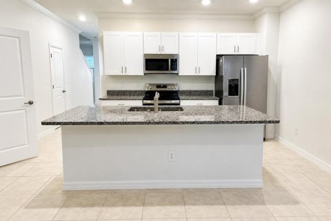 Townhouse in CONNERTON

 in Land O' Lakes, Florida 3 bedrooms, 148.74 sq.m. № 2232517 - photo 3
