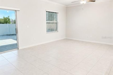 Townhouse in CONNERTON

 in Land O' Lakes, Florida 3 bedrooms, 148.74 sq.m. № 2232517 - photo 4