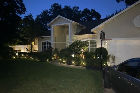 House in Apopka, Florida 4 bedrooms, 237.09 sq.m. № 1750527 - photo 2