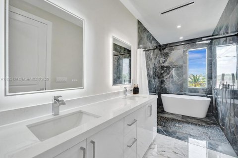 Adosado en venta en Fort Lauderdale, Florida, 4 dormitorios, 281.49 m2 № 1790496 - foto 25