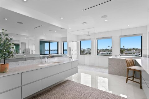 Villa ou maison à vendre à Saint Pete Beach, Floride: 5 chambres, 510.68 m2 № 2111902 - photo 29