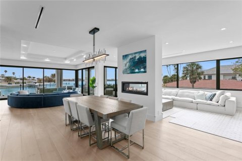 Villa ou maison à vendre à Saint Pete Beach, Floride: 5 chambres, 510.68 m2 № 2111902 - photo 5