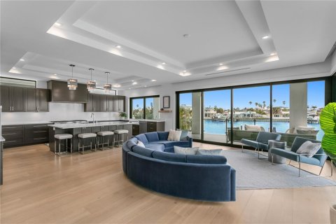 Villa ou maison à vendre à Saint Pete Beach, Floride: 5 chambres, 510.68 m2 № 2111902 - photo 9