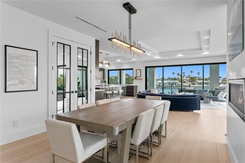 Villa ou maison à vendre à Saint Pete Beach, Floride: 5 chambres, 510.68 m2 № 2111902 - photo 6