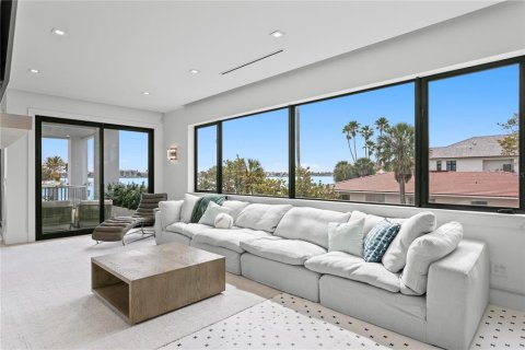 Villa ou maison à vendre à Saint Pete Beach, Floride: 5 chambres, 510.68 m2 № 2111902 - photo 22