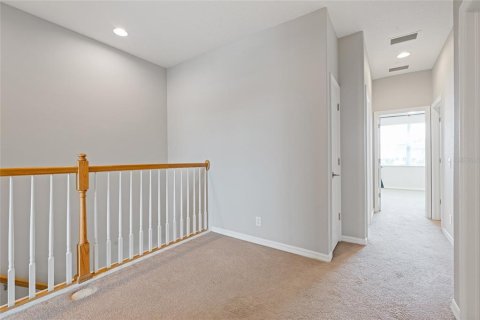 Townhouse in Saint Petersburg, Florida 3 bedrooms, 189.89 sq.m. № 1907855 - photo 24