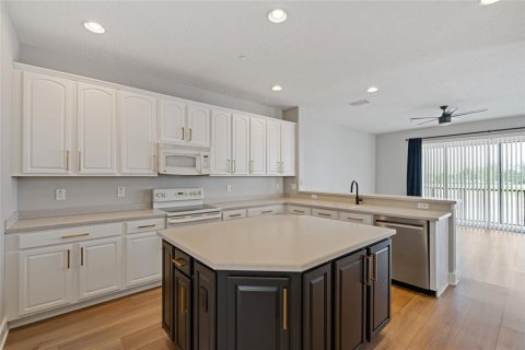 Adosado en alquiler en Saint Petersburg, Florida, 3 dormitorios, 189.89 m2 № 1907855 - foto 10