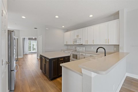 Adosado en alquiler en Saint Petersburg, Florida, 3 dormitorios, 189.89 m2 № 1907855 - foto 9