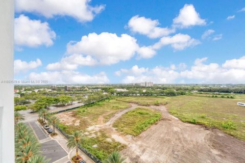 Condo in Sunrise, Florida, 2 bedrooms  № 1928722 - photo 21