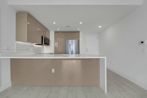 Condo in Sunrise, Florida, 2 bedrooms  № 1928722 - photo 7