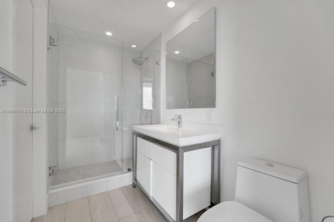 Condo in Sunrise, Florida, 2 bedrooms  № 1928722 - photo 15