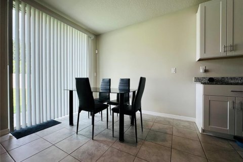 House in Plant City, Florida 4 bedrooms, 181.81 sq.m. № 1780948 - photo 23
