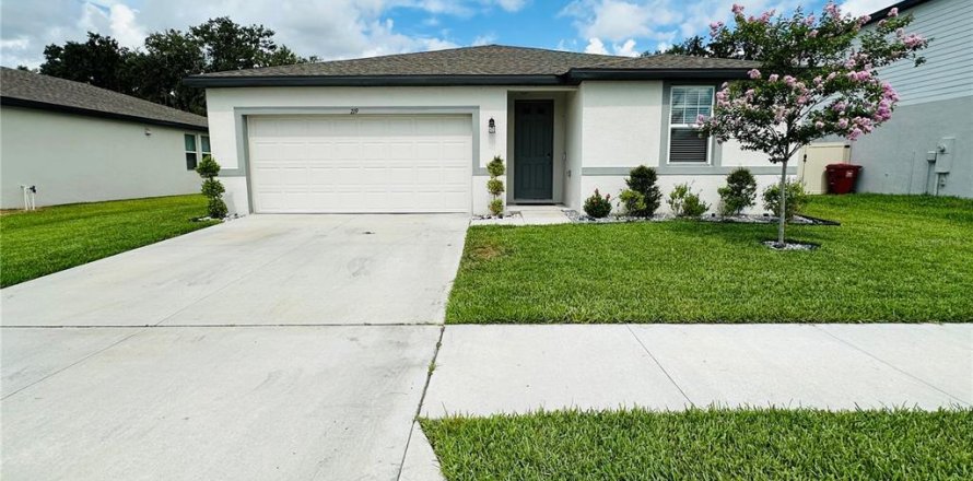 House in Plant City, Florida 4 bedrooms, 181.81 sq.m. № 1780948