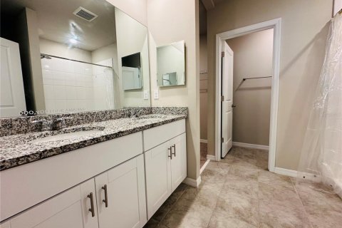House in Plant City, Florida 4 bedrooms, 181.81 sq.m. № 1780948 - photo 30