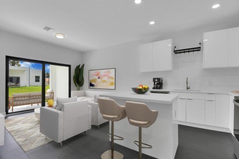 Immobilier commercial à vendre à Lehigh Acres, Floride: 222.13 m2 № 2364739 - photo 5
