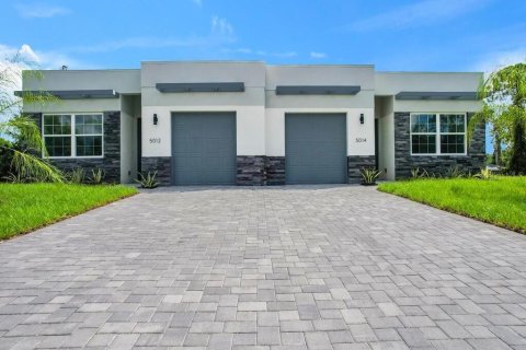 Immobilier commercial à vendre à Lehigh Acres, Floride: 222.13 m2 № 2364739 - photo 4