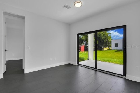 Immobilier commercial à vendre à Lehigh Acres, Floride: 222.13 m2 № 2364739 - photo 19