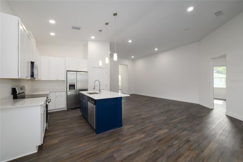 House in Orlando, Florida 4 bedrooms, 164.25 sq.m. № 1826972 - photo 9