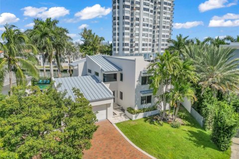 Снять в аренду виллу или дом в Норт-Майами, Флорида 5 спален, 344.2м2, № 1963868 - фото 3