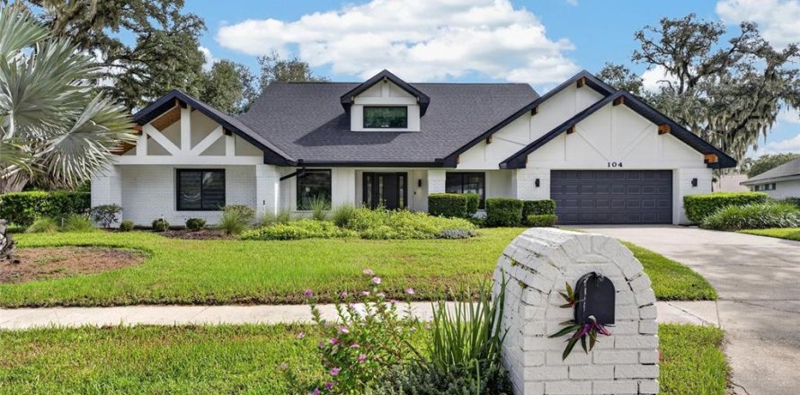 Casa en Brandon, Florida 4 dormitorios, 285.77 m2 № 2351625